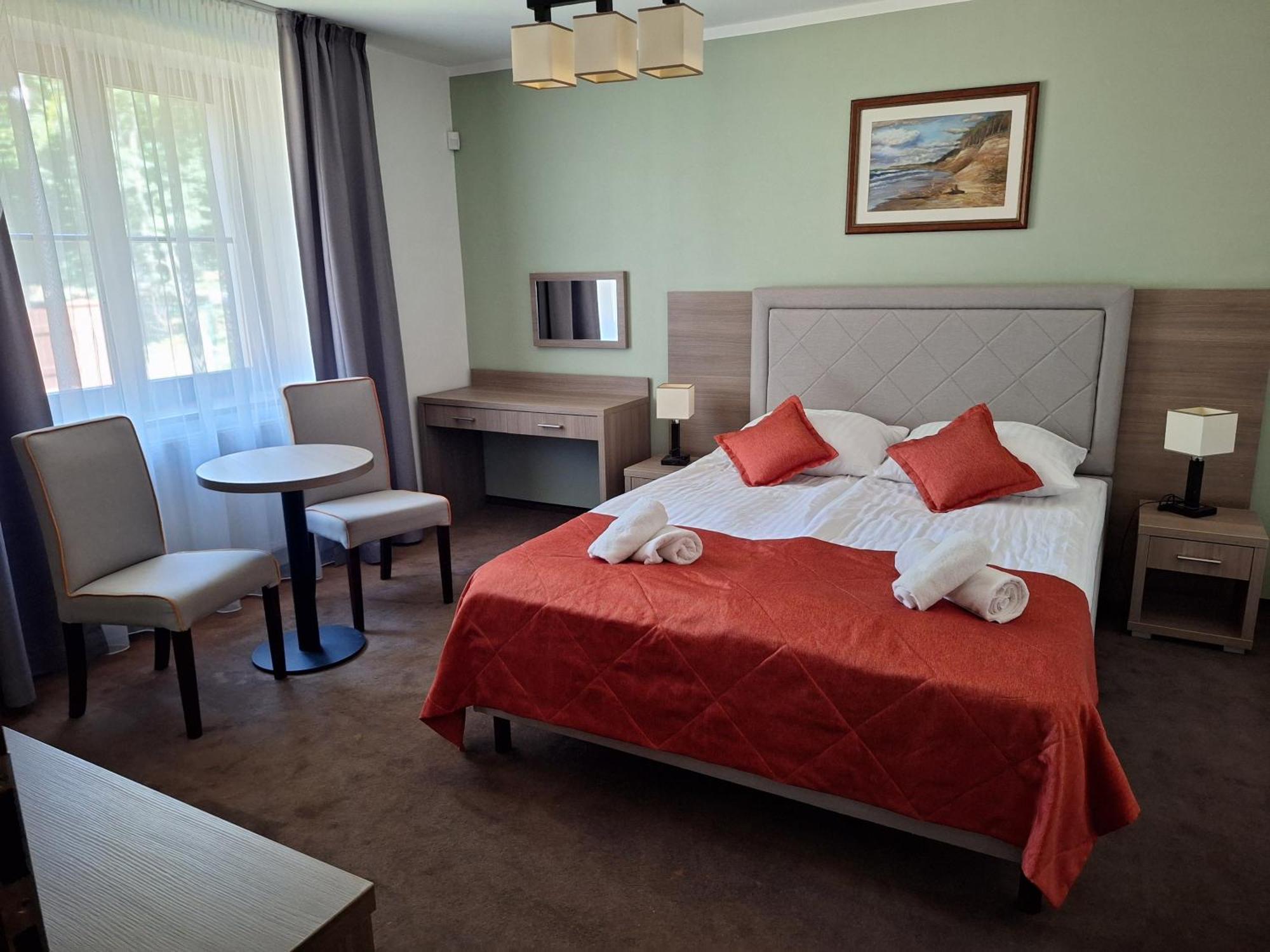 Osrodek Szkoleniowo-Wypoczynkowy "Lesnik" Otel Ustka Dış mekan fotoğraf
