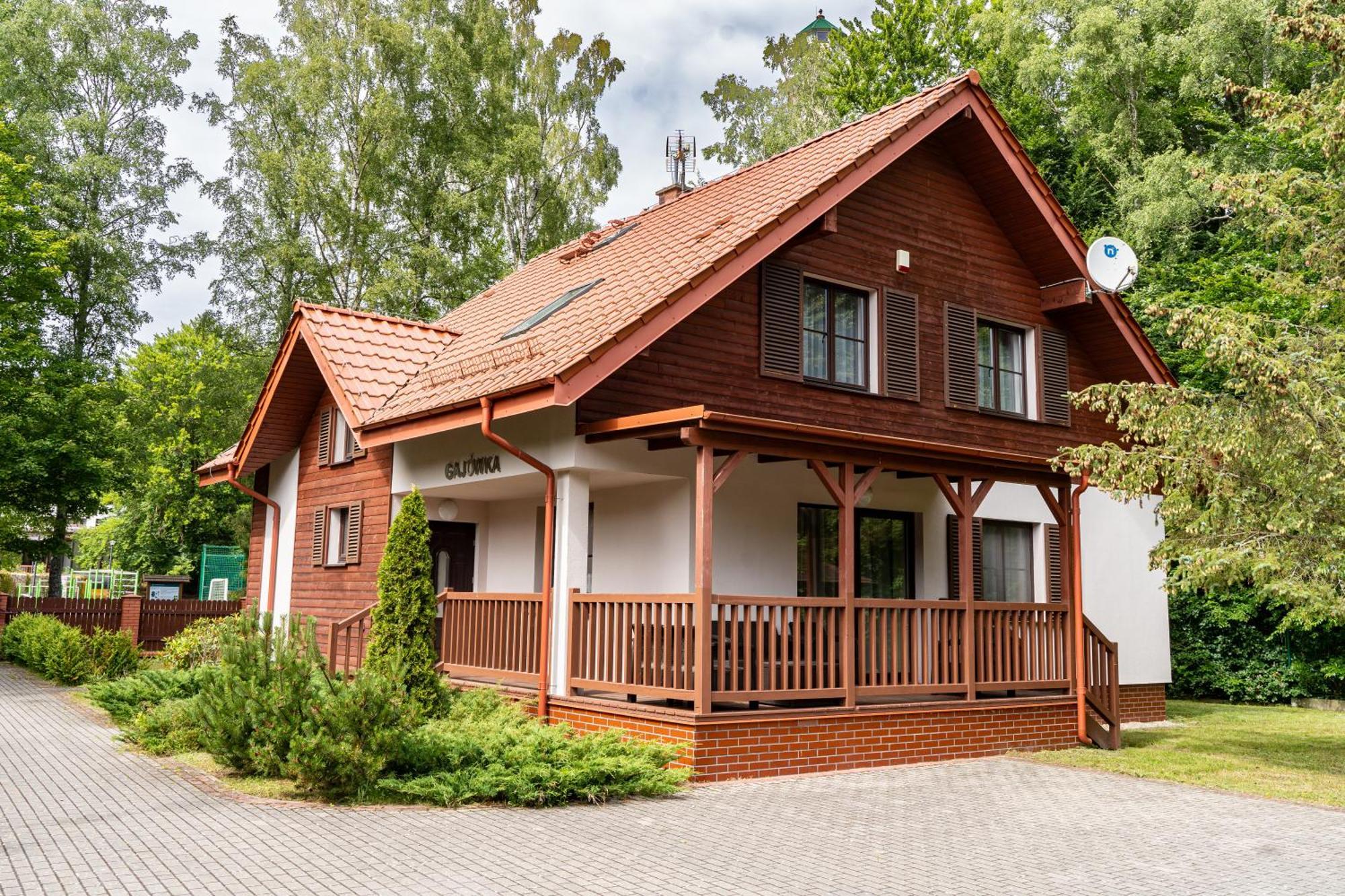 Osrodek Szkoleniowo-Wypoczynkowy "Lesnik" Otel Ustka Dış mekan fotoğraf